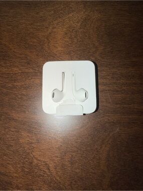 NEW! Wired White Earbud Headphones